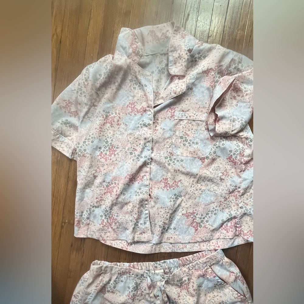 Pajamas bundle - Picture 3 of 5